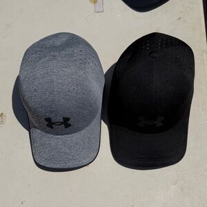 Under Armour Gray & Black Performance StealthForm Caps ( Pair)_ adjustable back